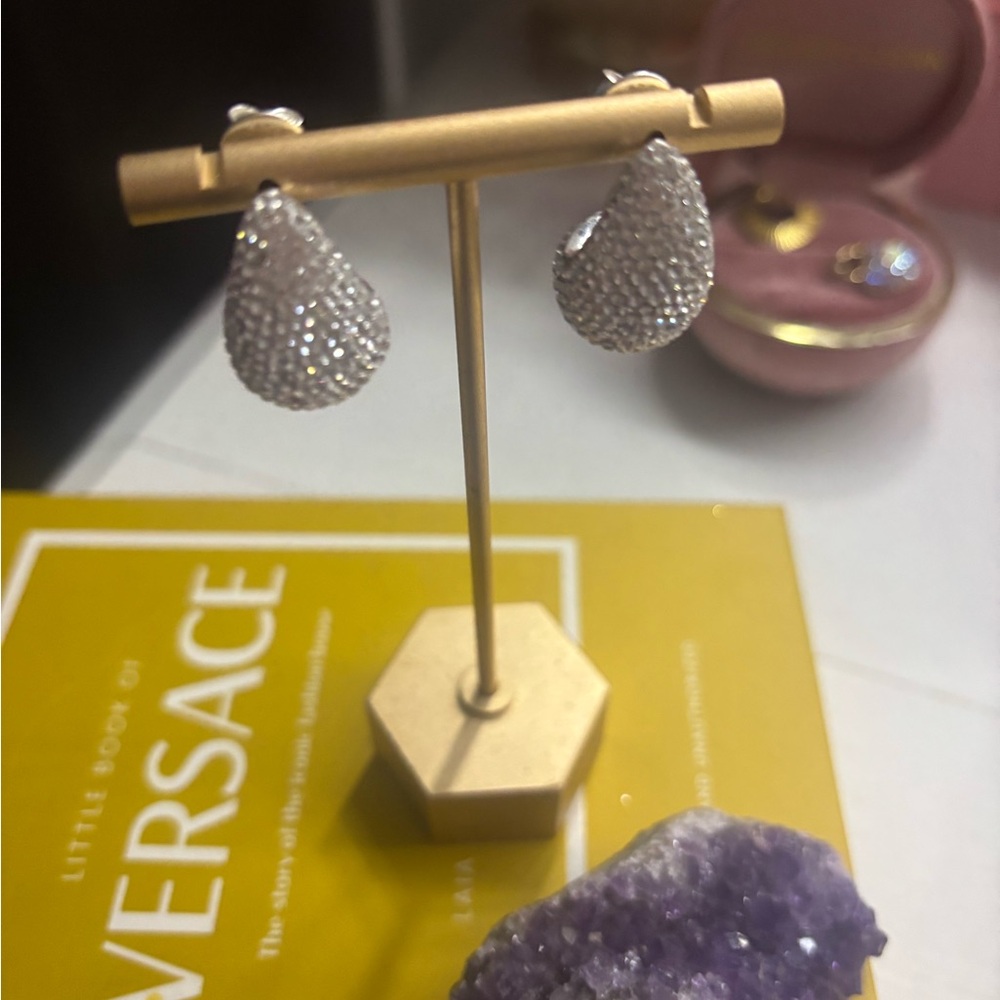 Hillberg and Berk dream puffs white earrings